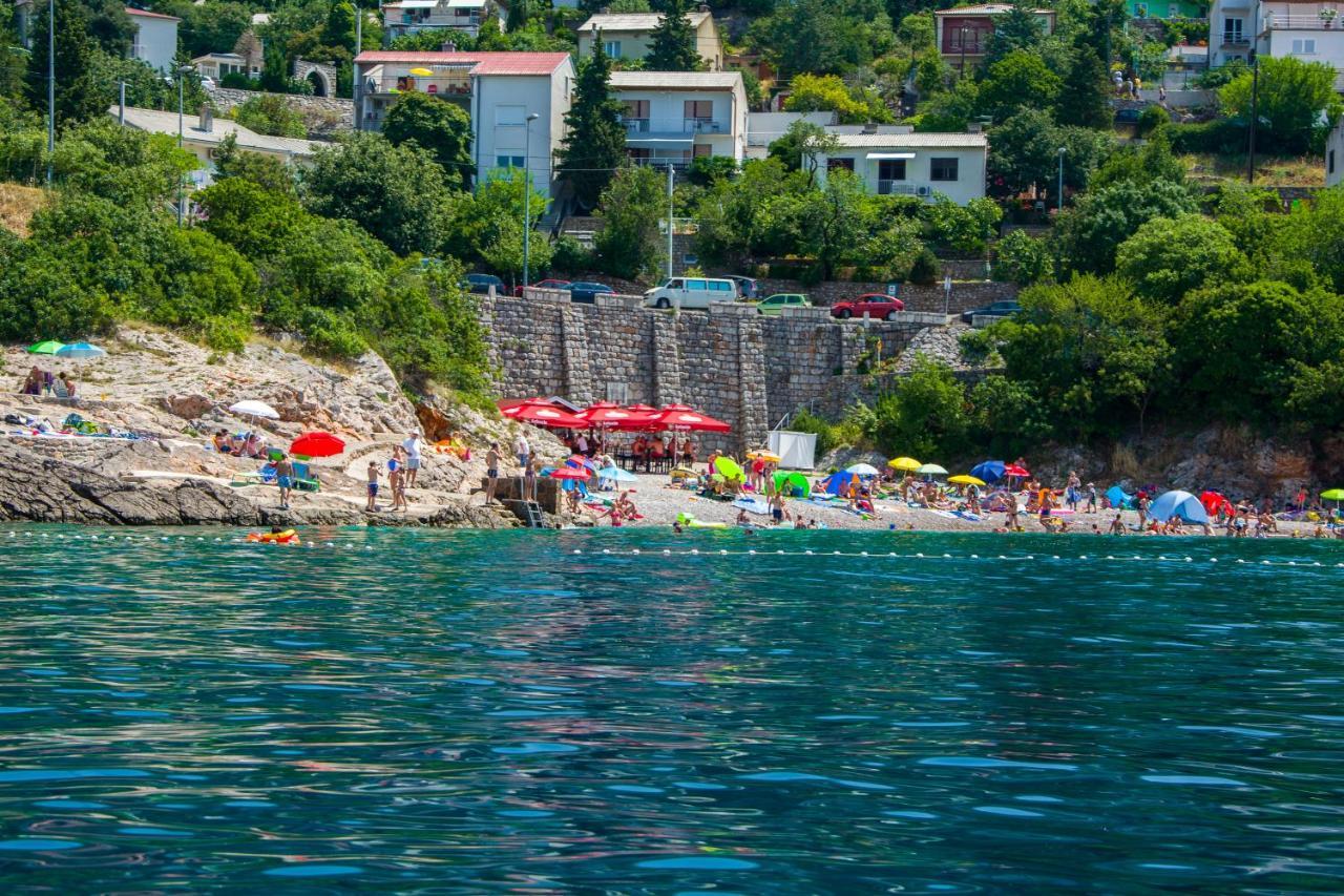 Apartments By The Beach Adela Senj سينج المظهر الخارجي الصورة