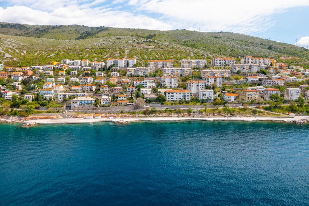 Apartments By The Beach Adela Senj سينج المظهر الخارجي الصورة