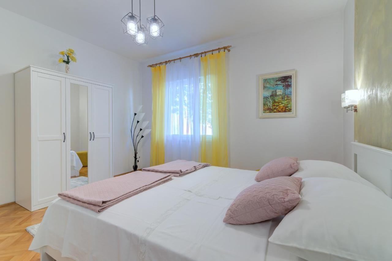Apartments By The Beach Adela Senj سينج المظهر الخارجي الصورة