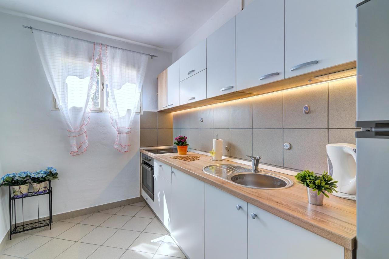 Apartments By The Beach Adela Senj سينج المظهر الخارجي الصورة