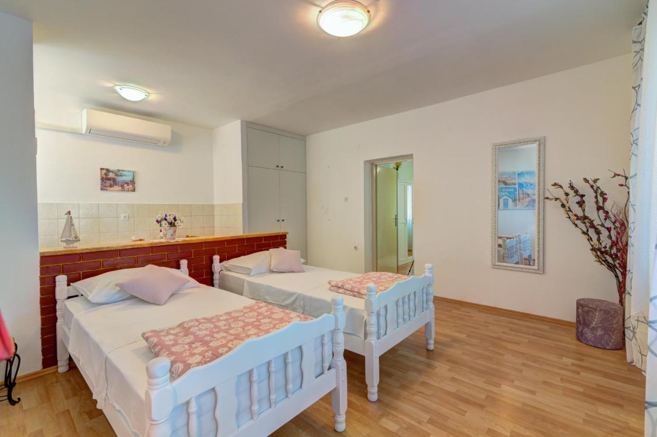 Apartments By The Beach Adela Senj سينج المظهر الخارجي الصورة